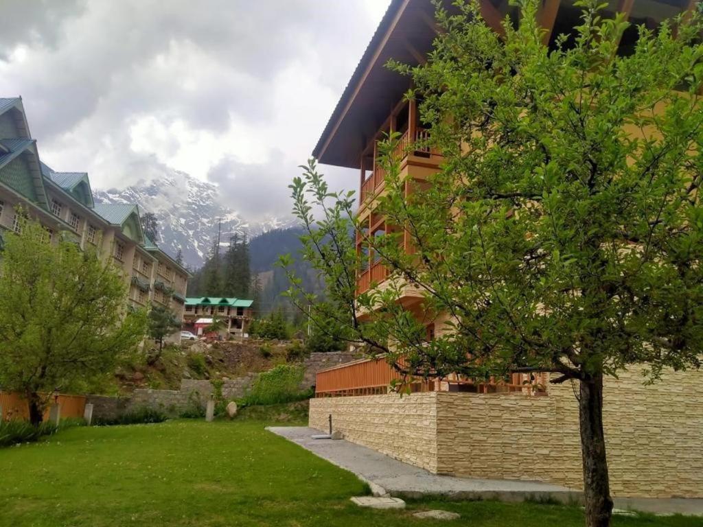 Solang Valley Resort Manāli Eksteriør bilde