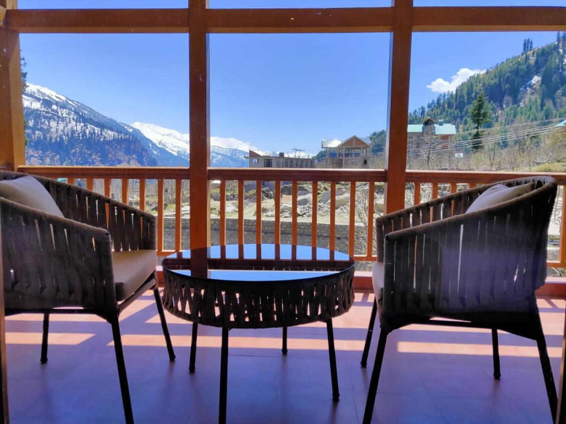 Solang Valley Resort Manāli Eksteriør bilde