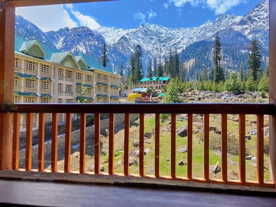 Solang Valley Resort Manāli Eksteriør bilde