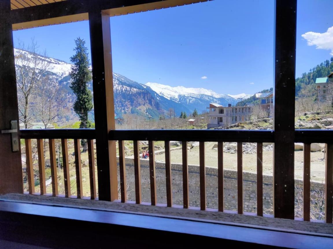 Solang Valley Resort Manāli Eksteriør bilde