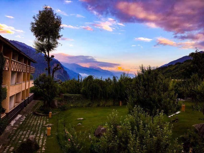 Solang Valley Resort Manāli Eksteriør bilde